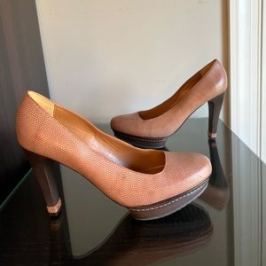 Max Azria brown leather embossed platform pump